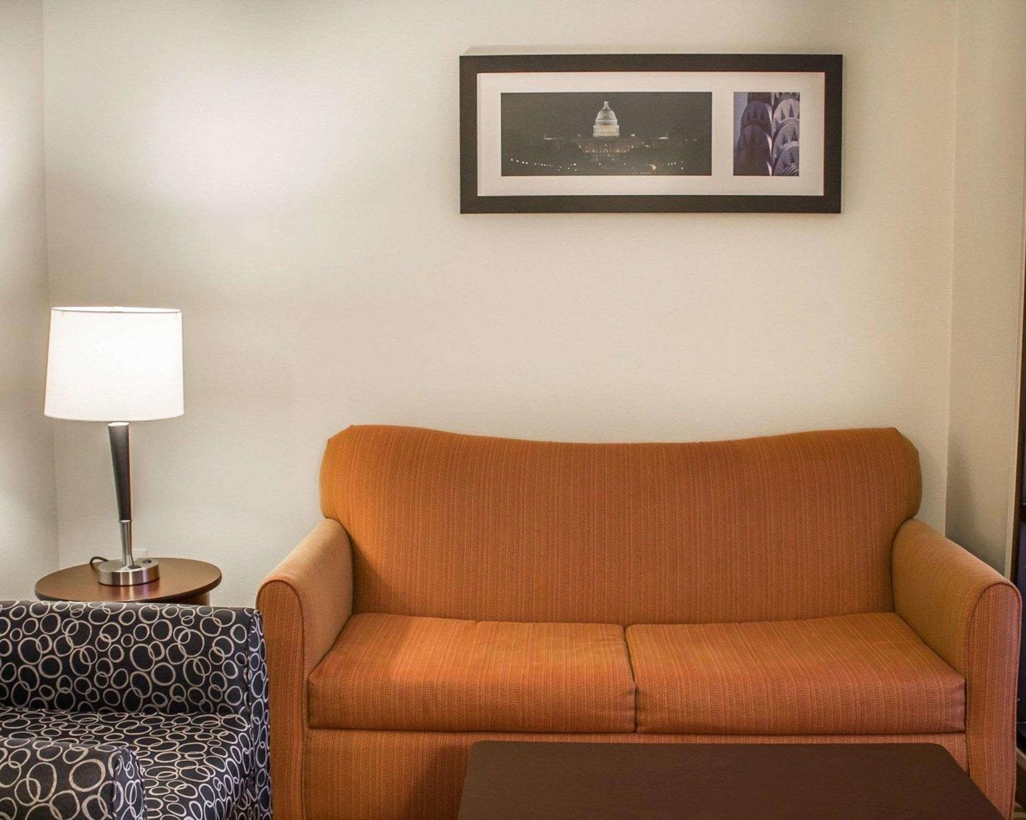 Comfort Suites Columbus East Broad Exteriér fotografie