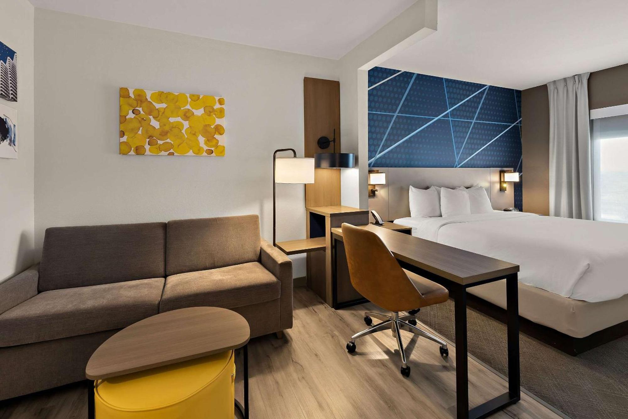 Comfort Suites Columbus East Broad Exteriér fotografie