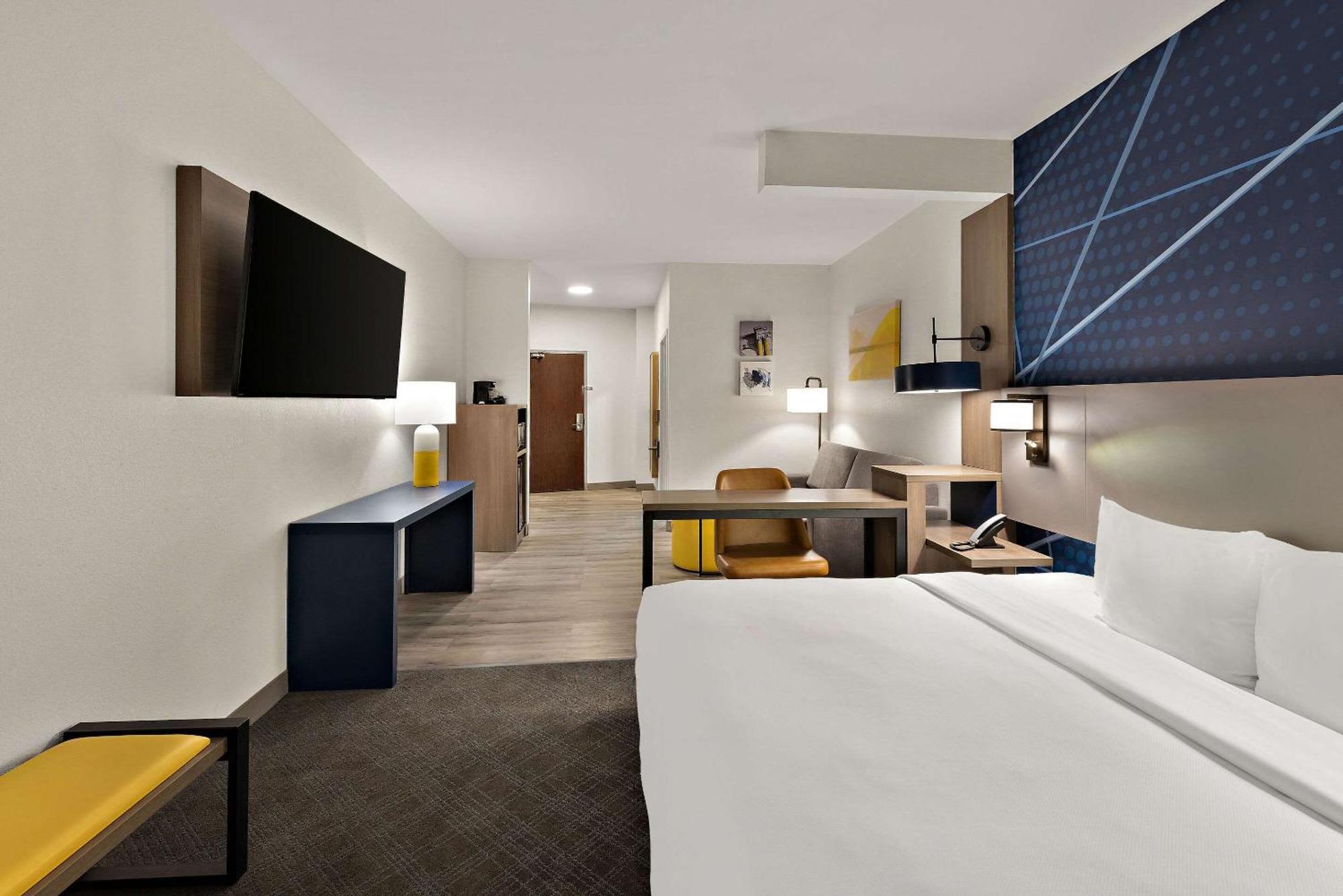 Comfort Suites Columbus East Broad Exteriér fotografie